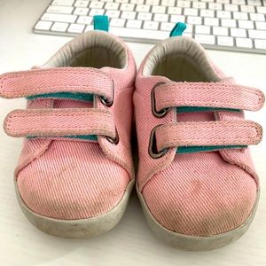 Ten Little pink canvas sneakers – 6.5
